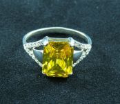 Кольцо из серебра 925 пробы с фианитами - 1