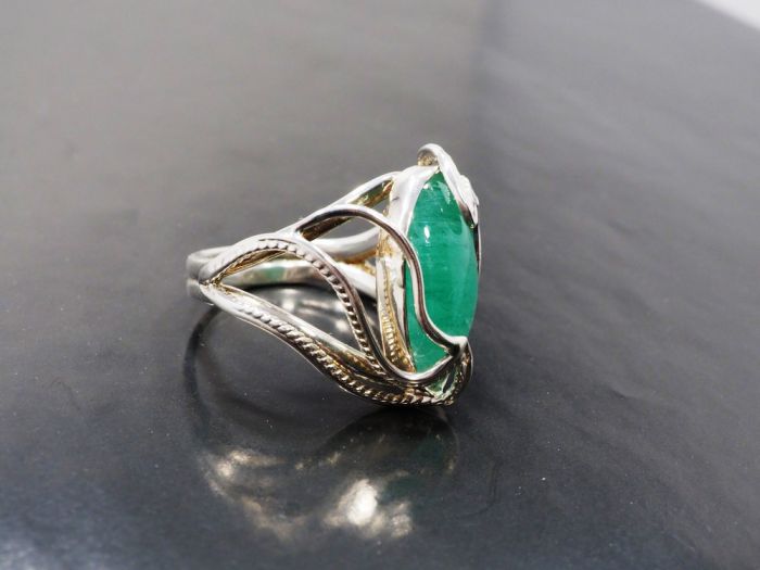 Серебряное кольцо с Уральским изумрудом 5к/2 - 63