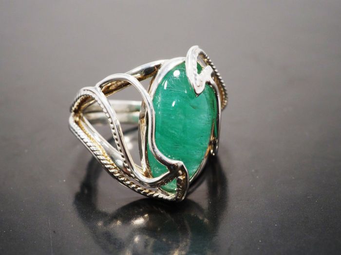 Серебряное кольцо с Уральским изумрудом 5к/2 - 63