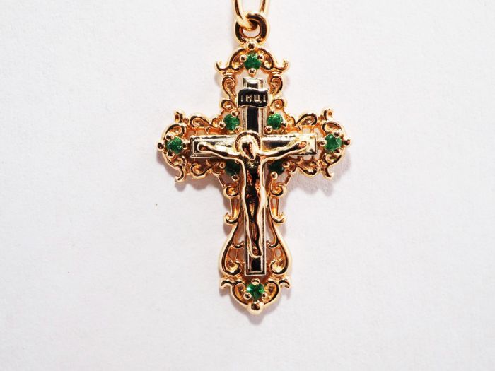 Золотой крестик с изумрудами