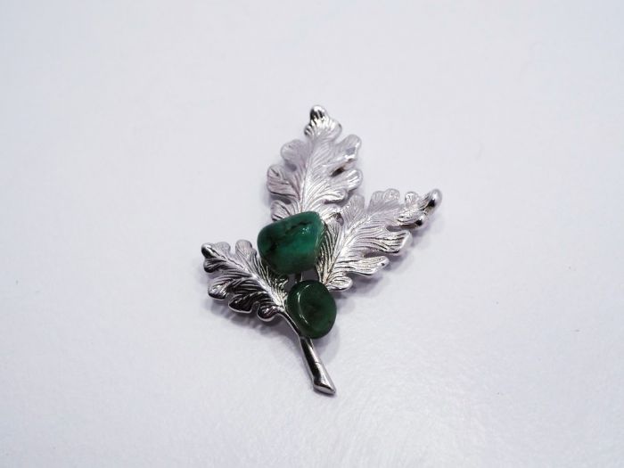 Серебряная брошь с Уральским изумрудом - 2