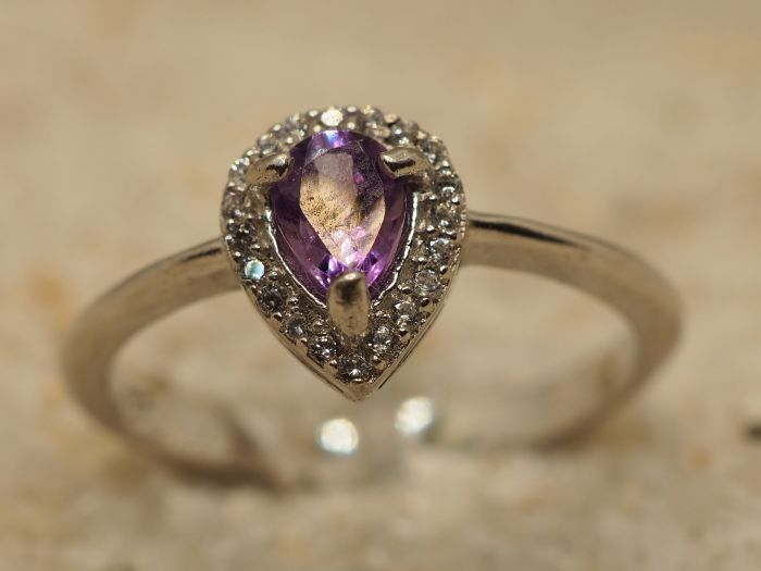 серебреное кольцо с натуральным аметистом-429